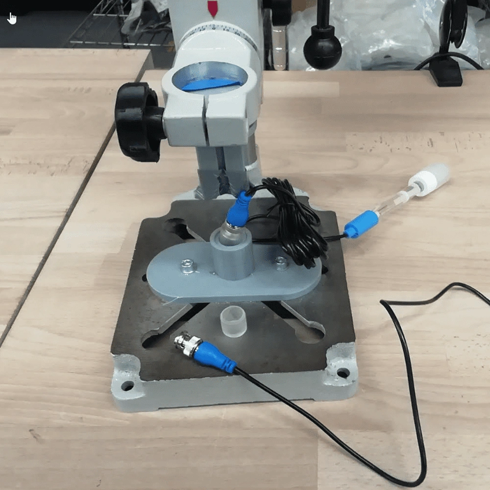 Boot installation machine for BNC connector