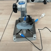 Outil de mise en place de boots sur connecteur BNC
